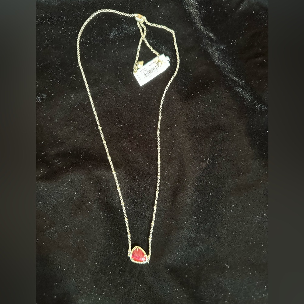 Kendra Scott Arlene necklace. ⭐️NWT⭐️